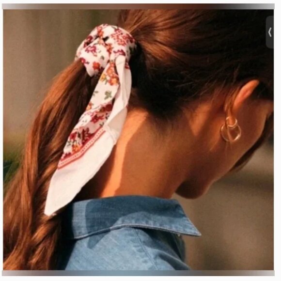 Sezane Gaston Floral Scarf - Picture 3 of 7